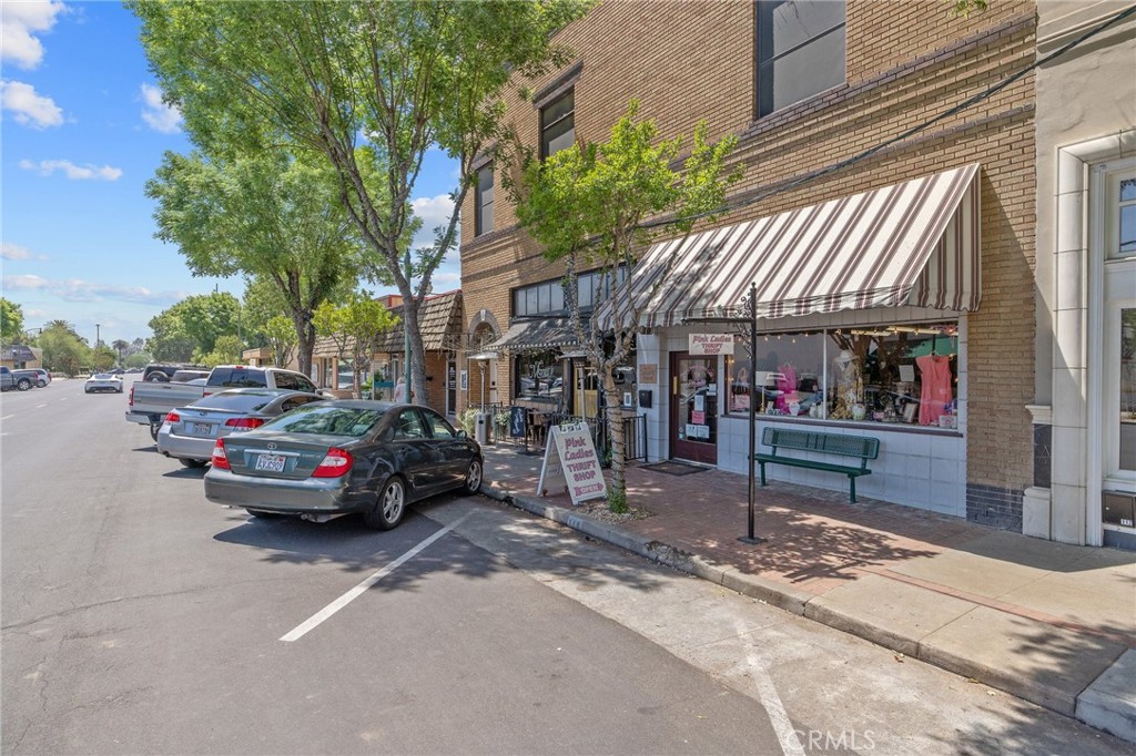 128 S E Street Property Photo 6