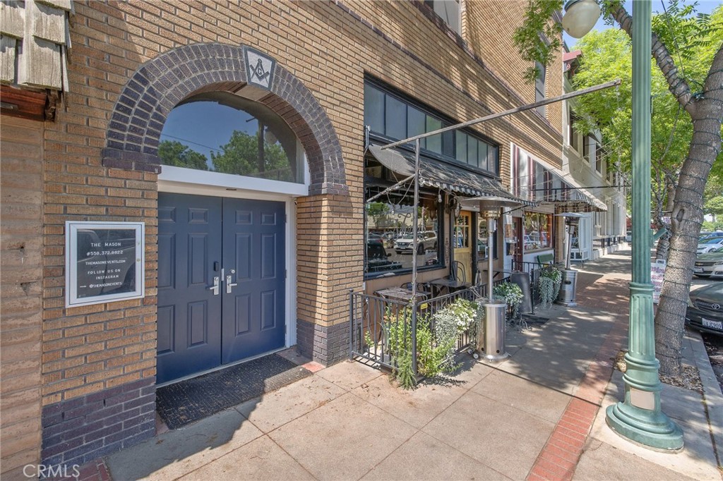 128 S E Street Property Photo 7