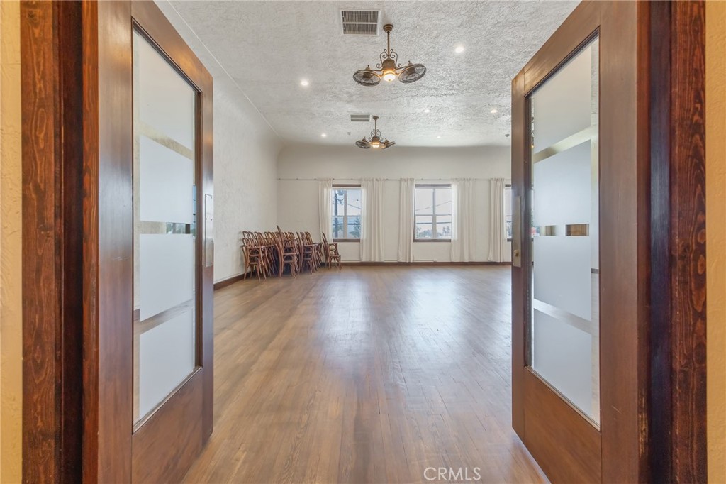 128 S E Street Property Photo 17