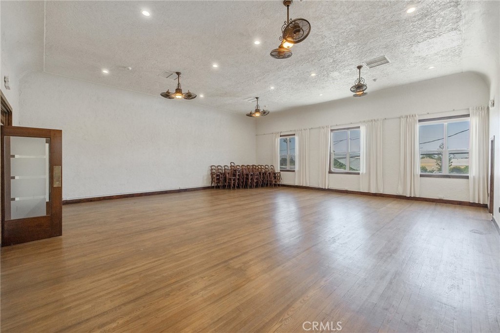 128 S E Street Property Photo 19