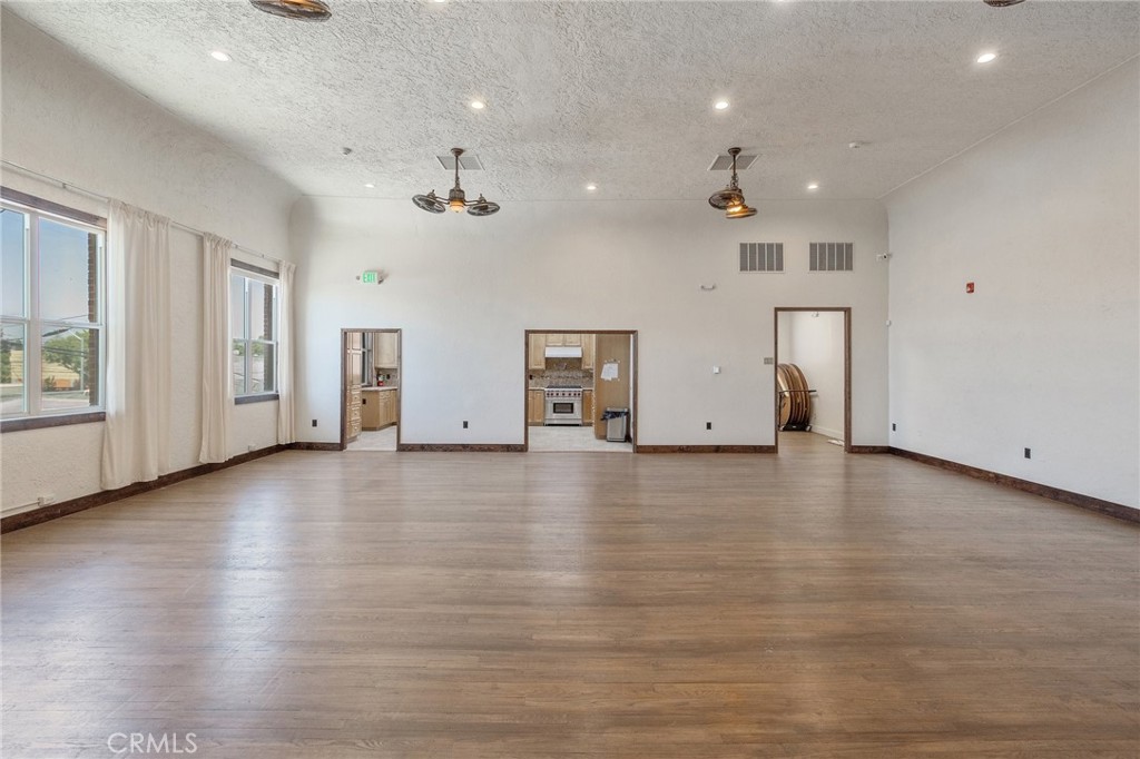 128 S E Street Property Photo 21