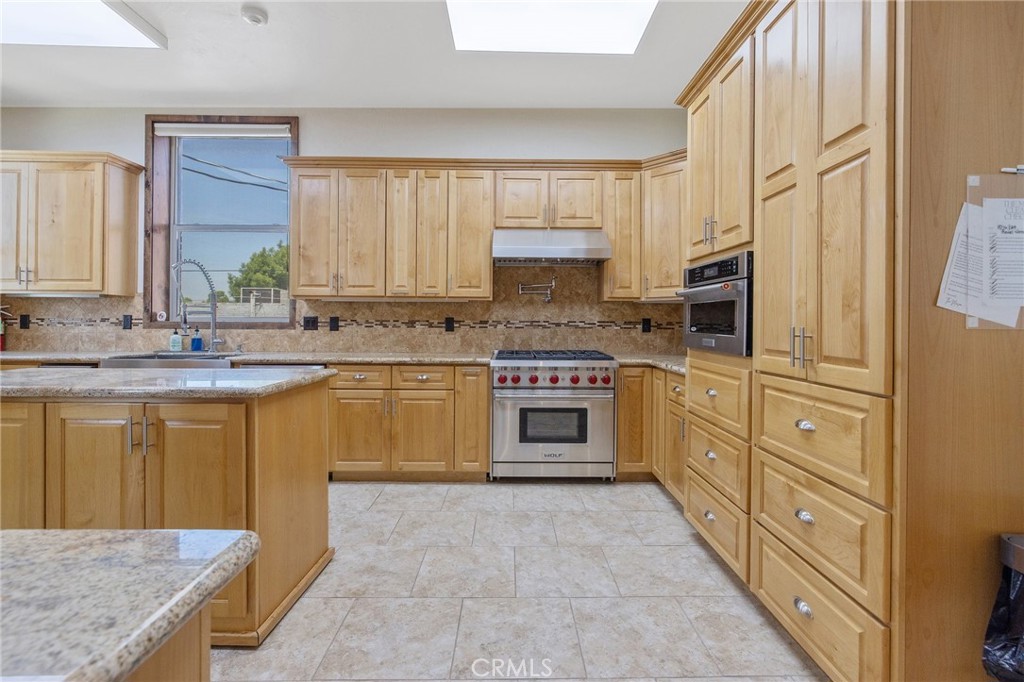 128 S E Street Property Photo 25