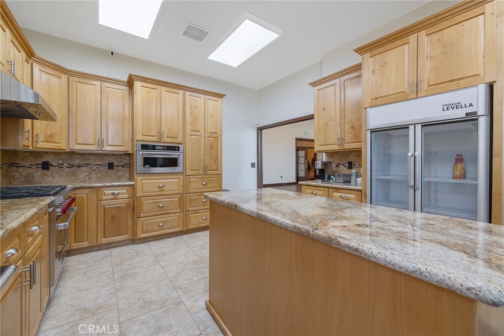 128 S E Street Property Photo 29