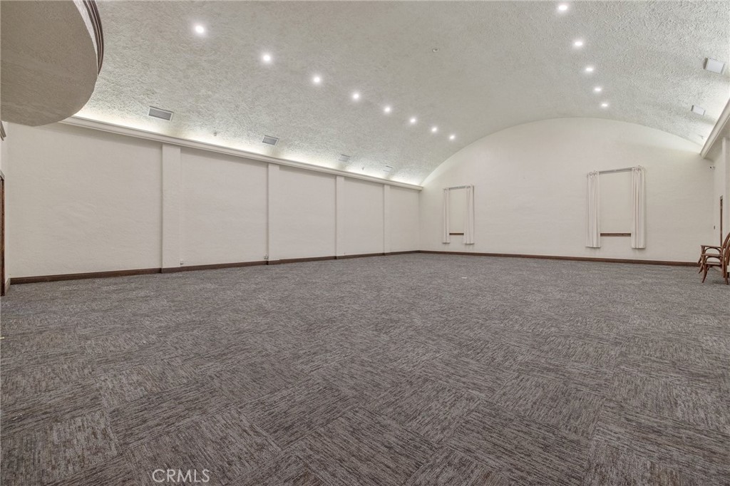 128 S E Street Property Photo 33