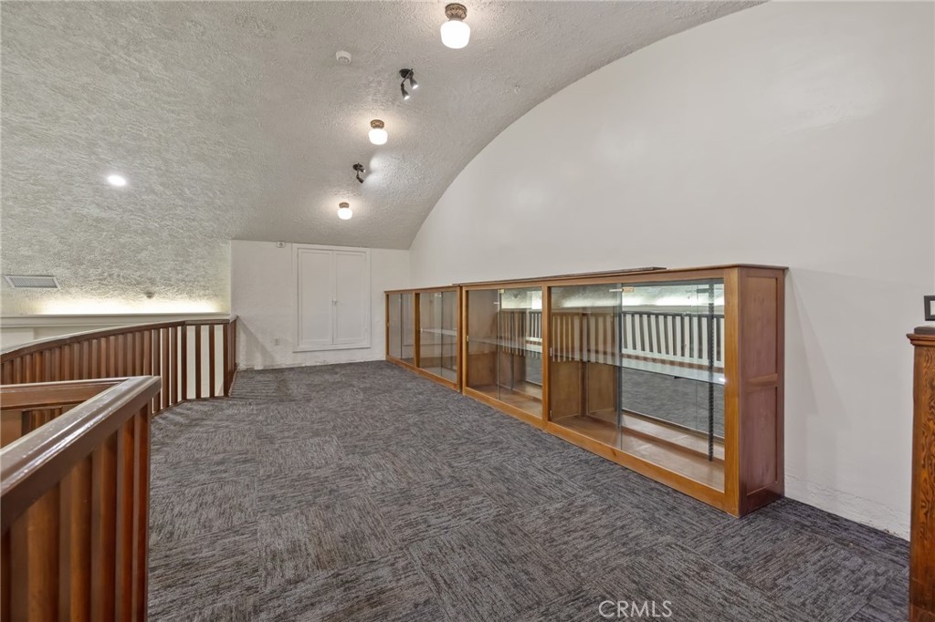 128 S E Street Property Photo 45
