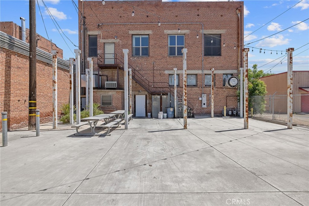 128 S E Street Property Photo 49