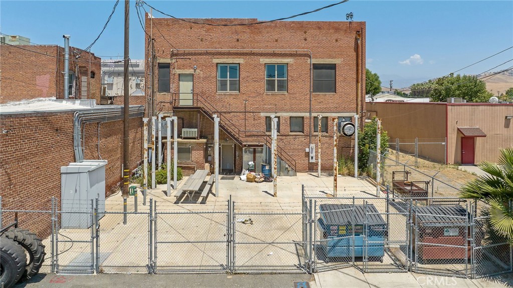 128 S E Street Property Photo 55