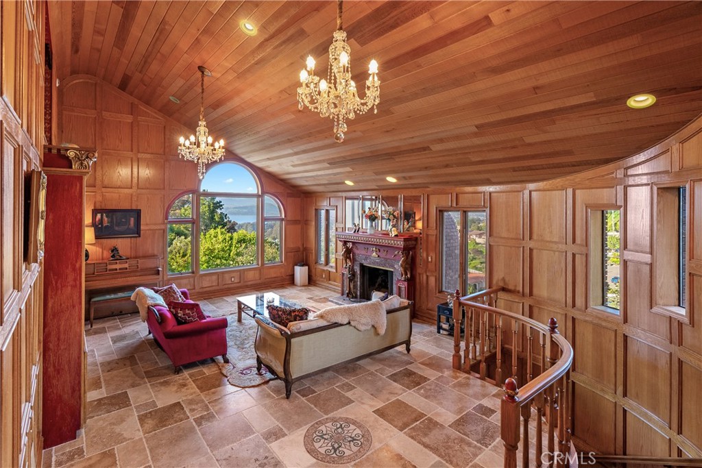 2743 Rodman Drive Property Photo 10
