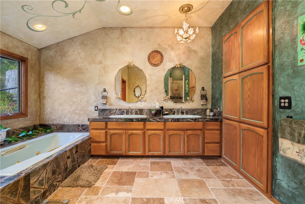 2743 Rodman Drive Property Photo 32