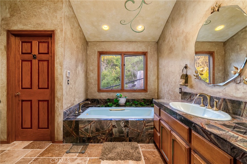 2743 Rodman Drive Property Photo 33