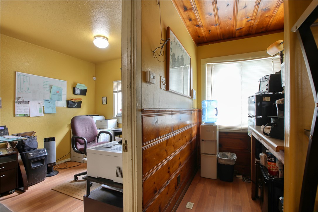 1165 1167 E Grand Avenue Property Photo 6