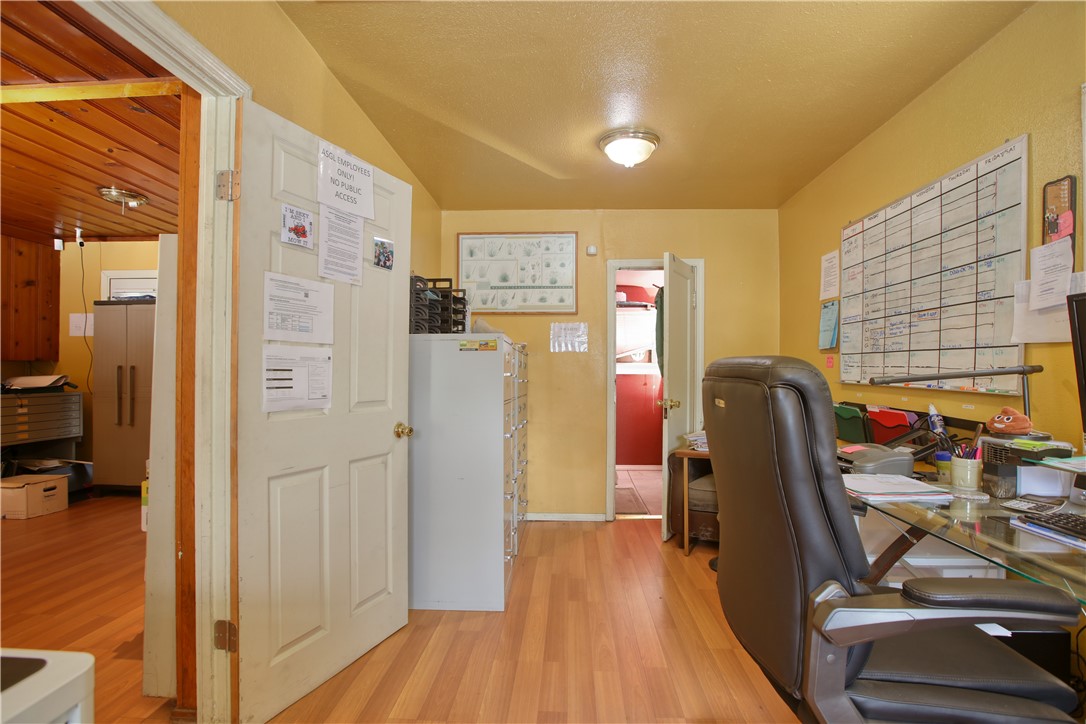 1165 1167 E Grand Avenue Property Photo 7