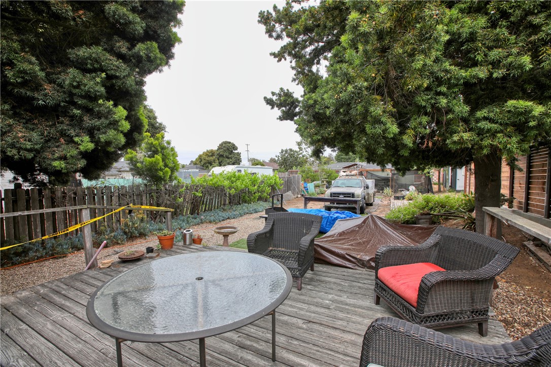 1165 1167 E Grand Avenue Property Photo 10