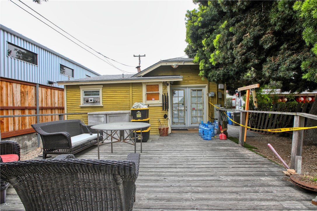1165 1167 E Grand Avenue Property Photo 11