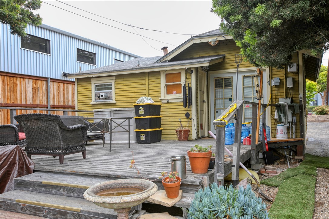 1165 1167 E Grand Avenue Property Photo 13