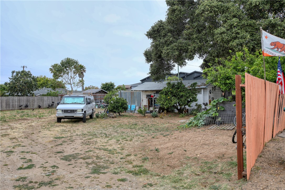 1165 1167 E Grand Avenue Property Photo 17