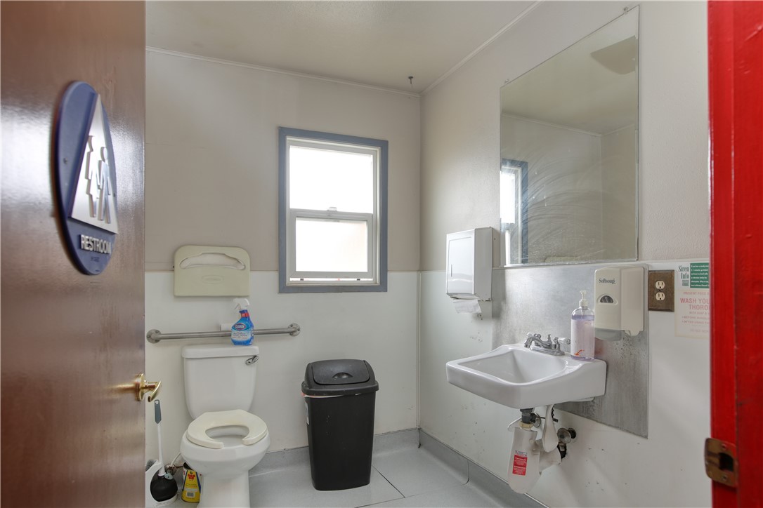 1165 1167 E Grand Avenue Property Photo 21