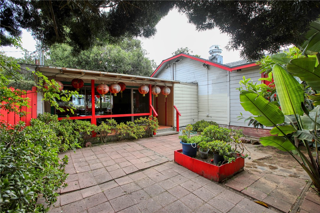 1165 1167 E Grand Avenue Property Photo 25
