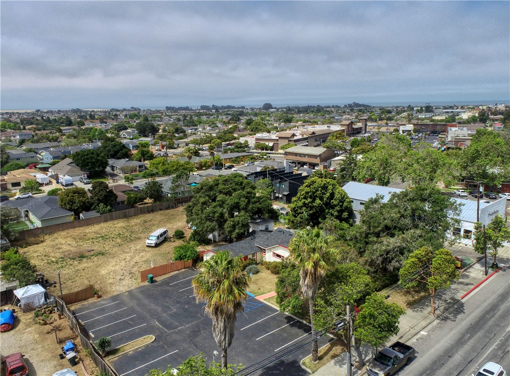 1165 1167 E Grand Avenue Property Photo 31