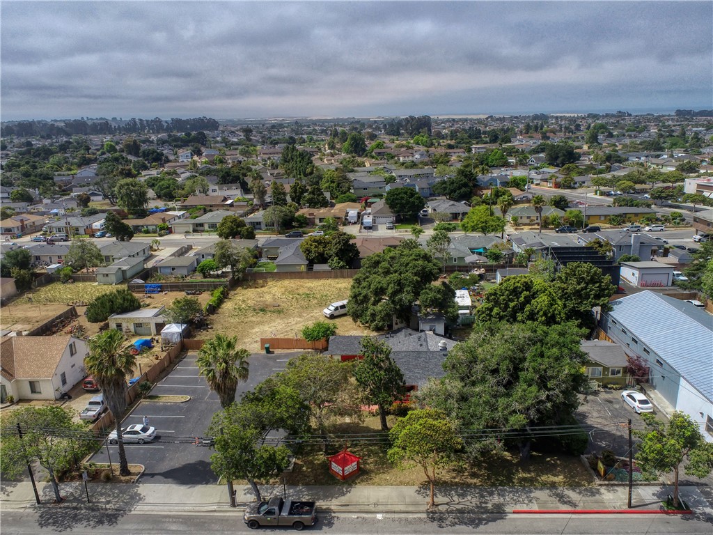 1165 1167 E Grand Avenue Property Photo 33