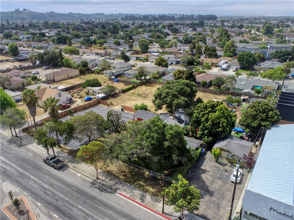 1165 1167 E Grand Avenue Property Photo 35
