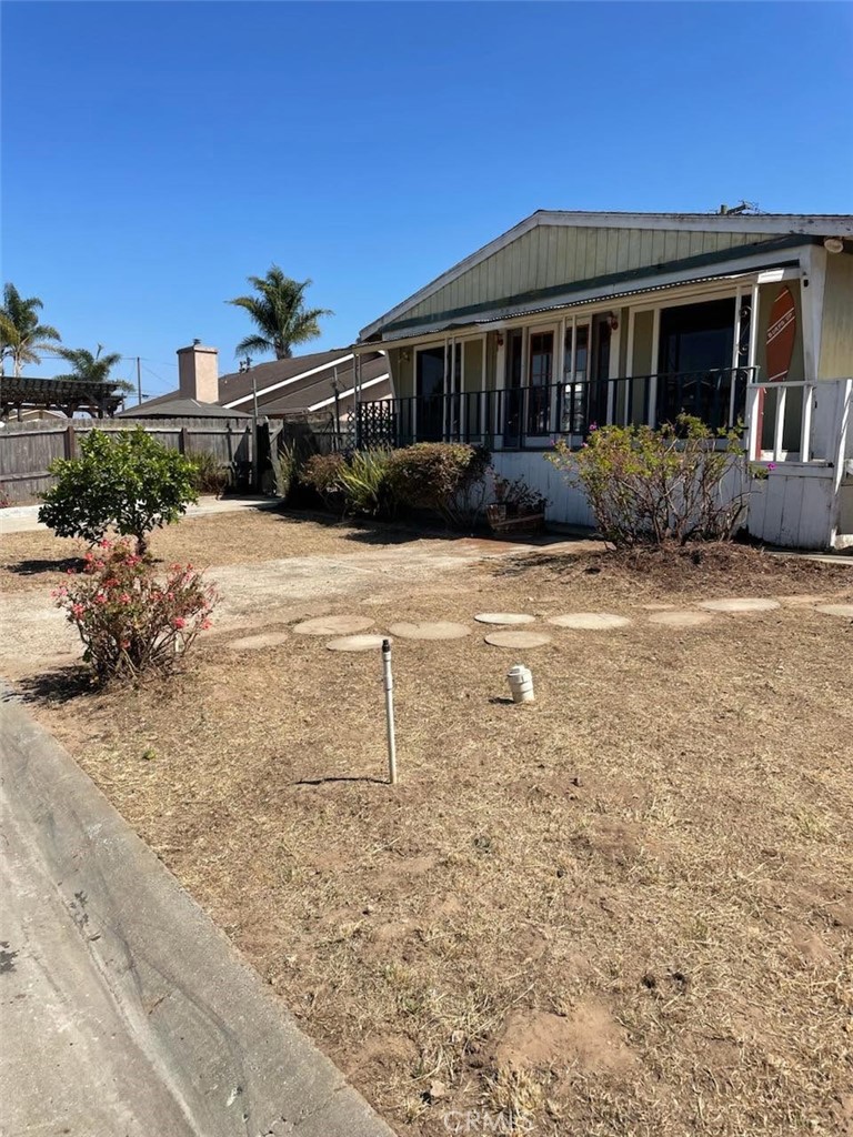 468 Neptune Drive Property Photo 1