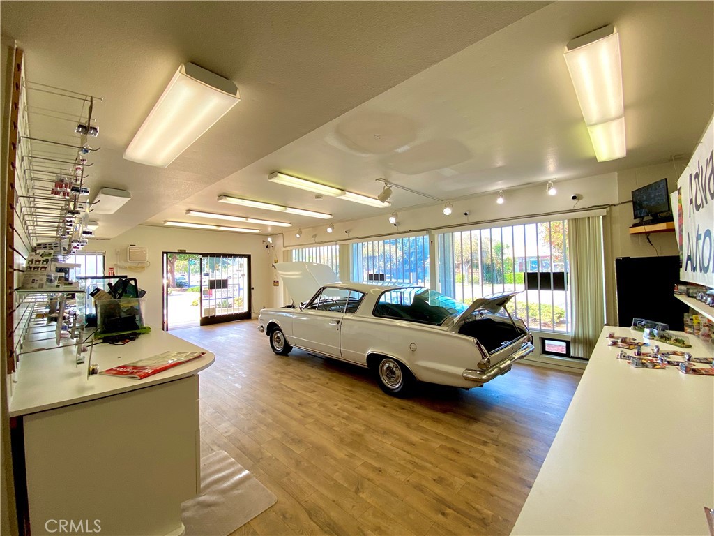 414 N H Street Property Photo 5