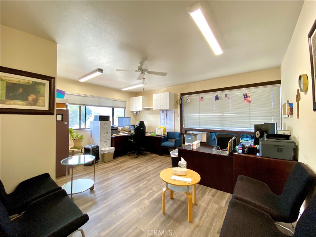 414 N H Street Property Photo 11