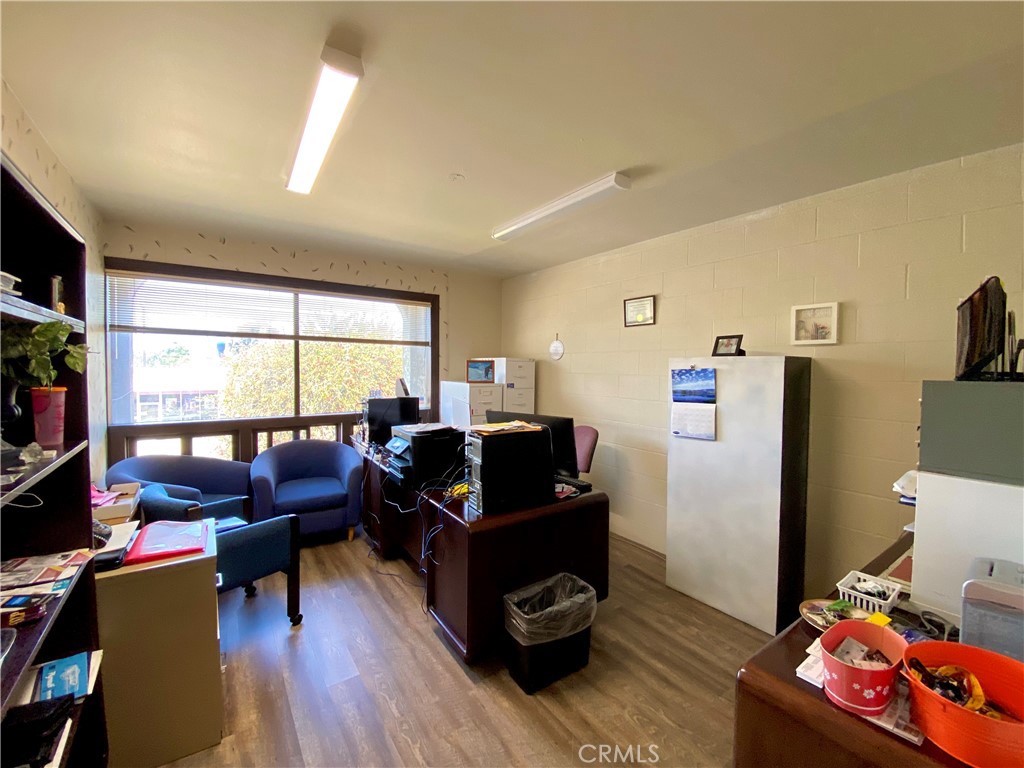 414 N H Street Property Photo 13