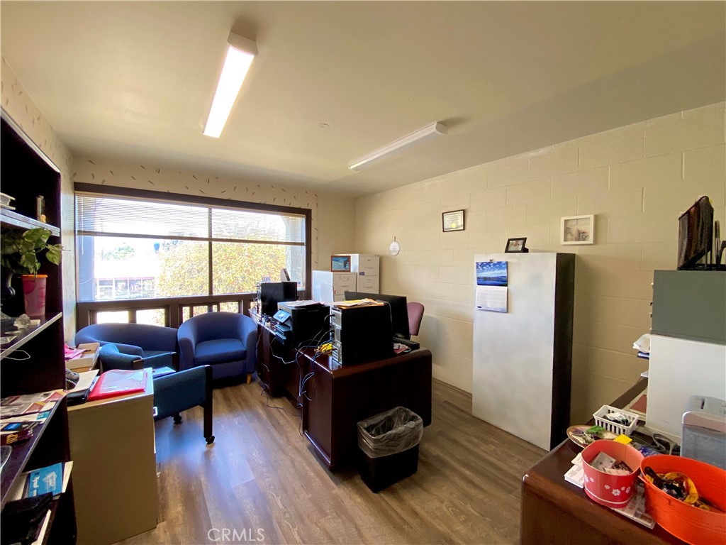 414 N H Street Property Photo 13