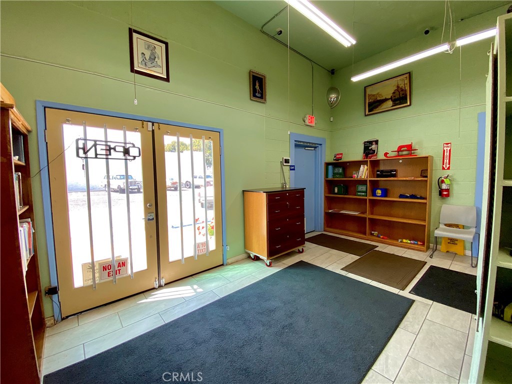 414 N H Street Property Photo 19