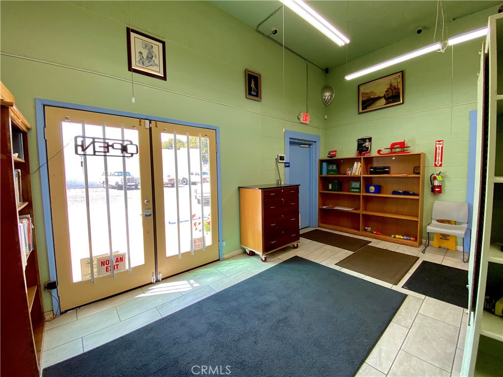 414 N H Street Property Photo 19