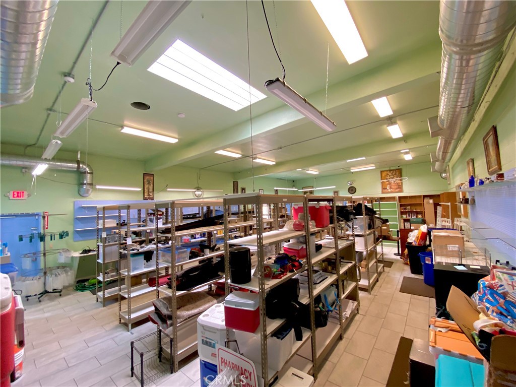 414 N H Street Property Photo 20