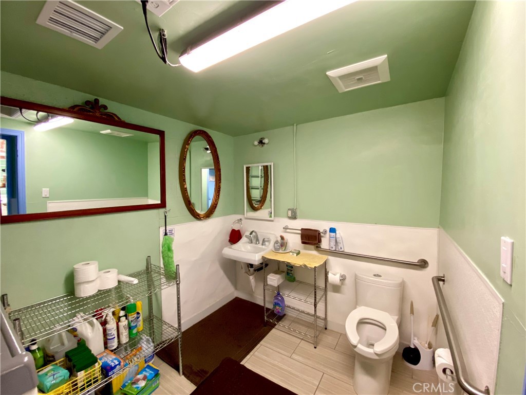 414 N H Street Property Photo 21