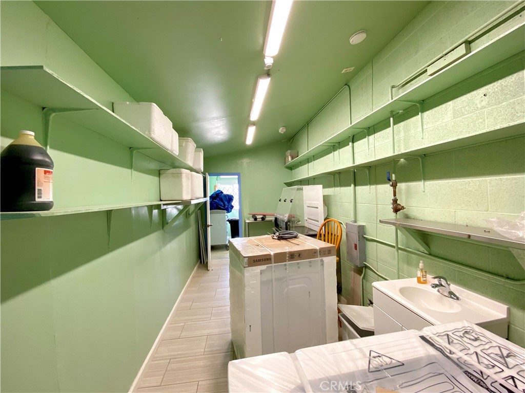 414 N H Street Property Photo 25