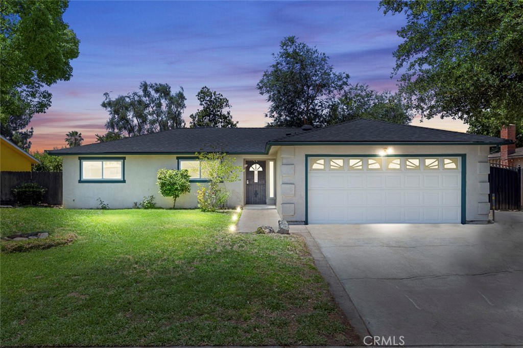 3318 Stanford Avenue Property Photo 1