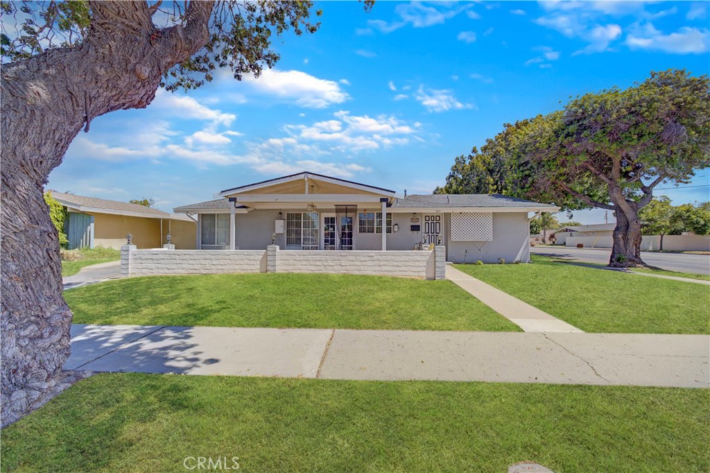 735 E Fesler Street Property Photo 1