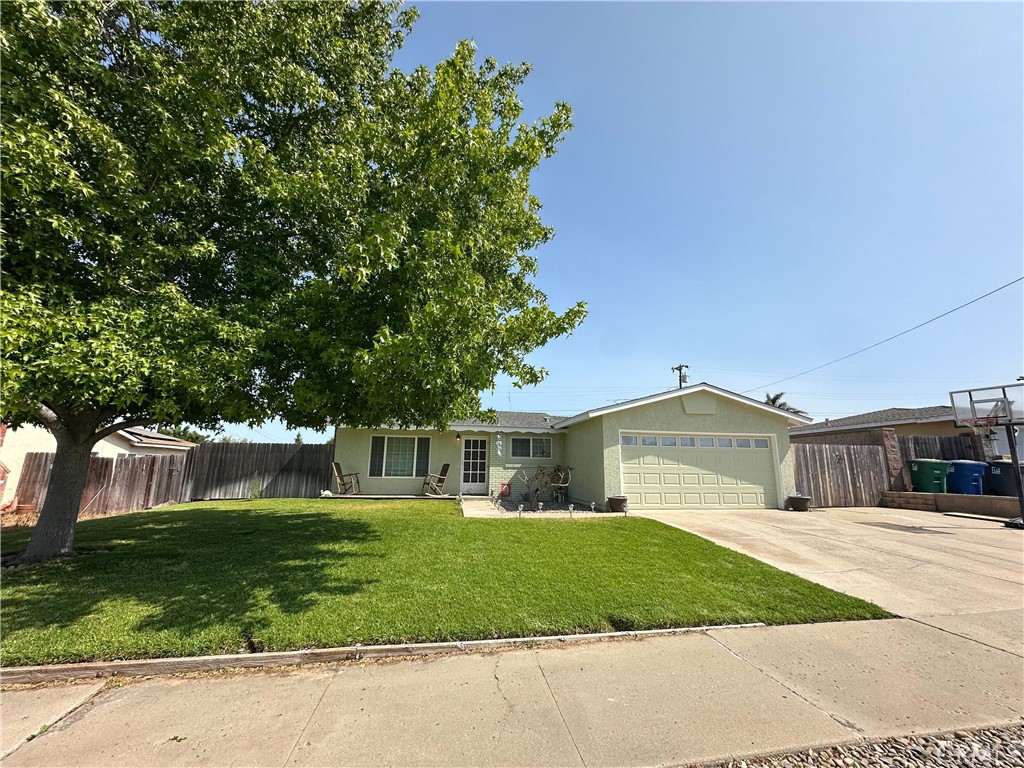 4061 Loch Lomond Drive Property Photo 1