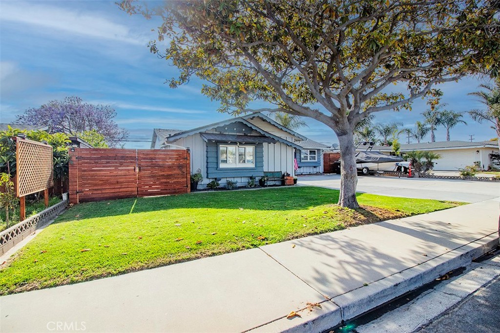 1015 N School Street Property Photo 1