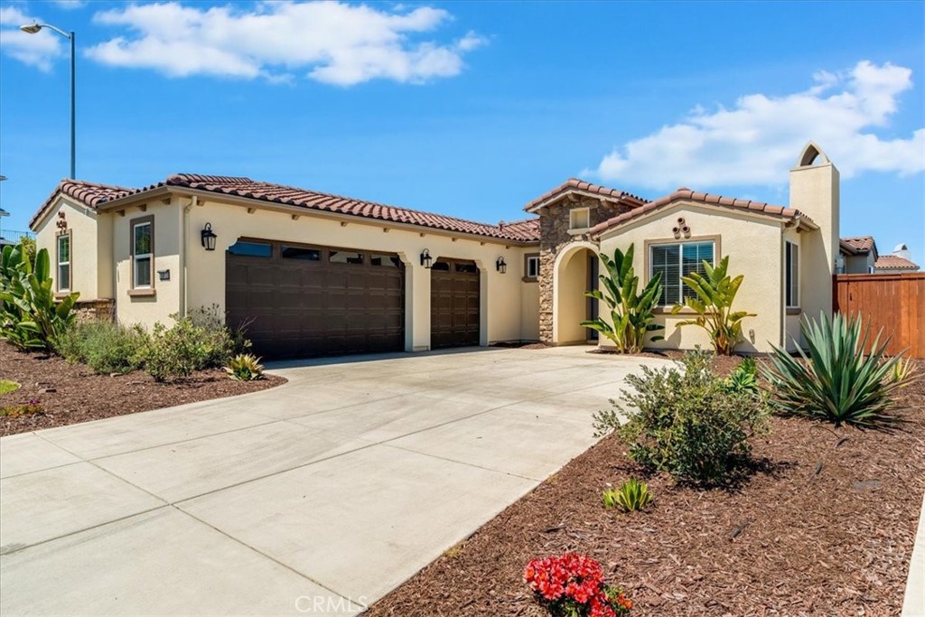 5813 Foxglove Court Property Photo 1