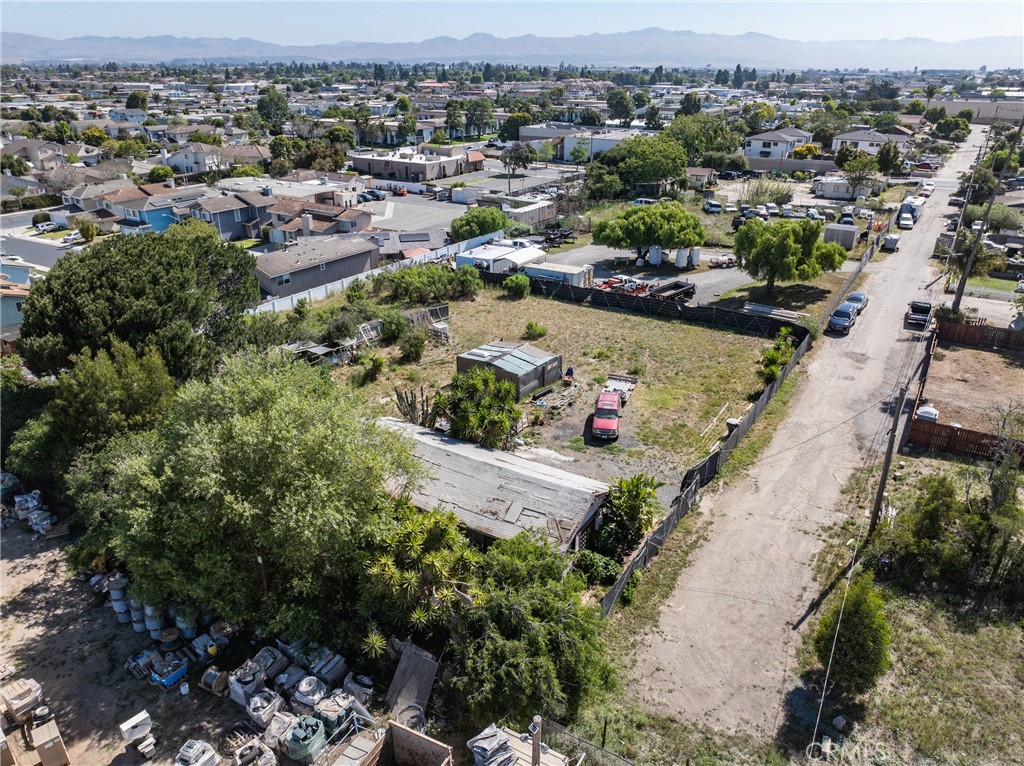 413 West Street Property Photo 11