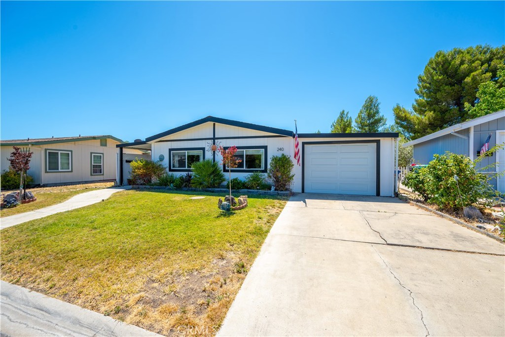 240 Lark Drive Property Photo 1
