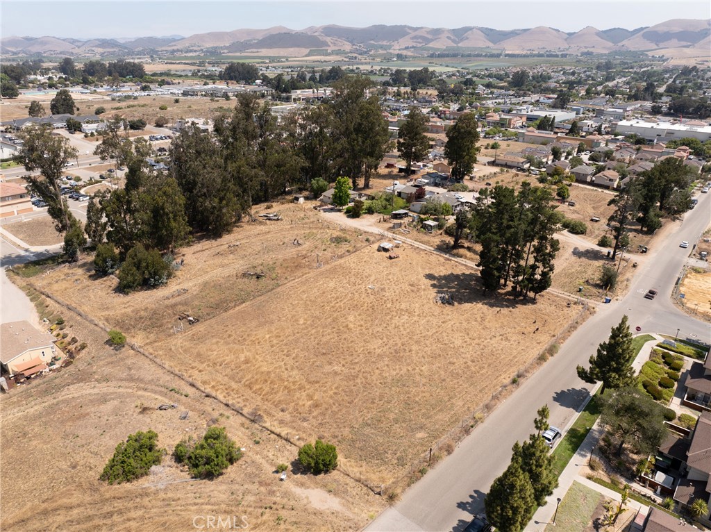 680 Hill Street Property Photo 4