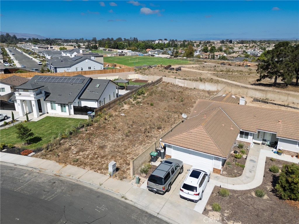 827 Firefox Drive Property Photo 3