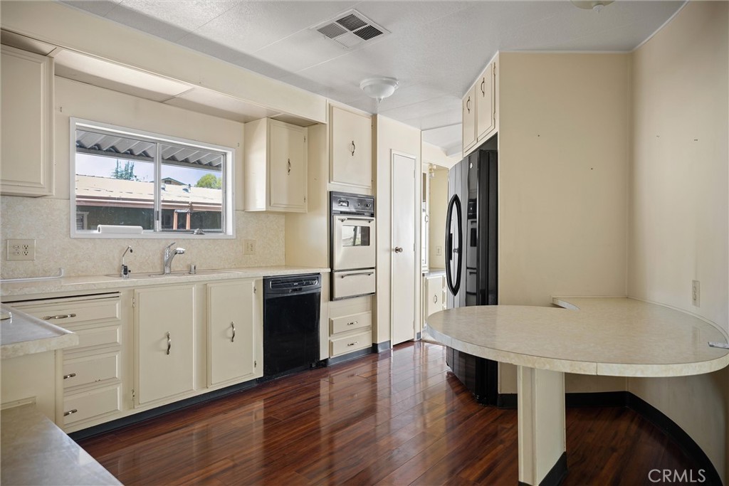 10025 El Camino Real 118 Property Photo 11