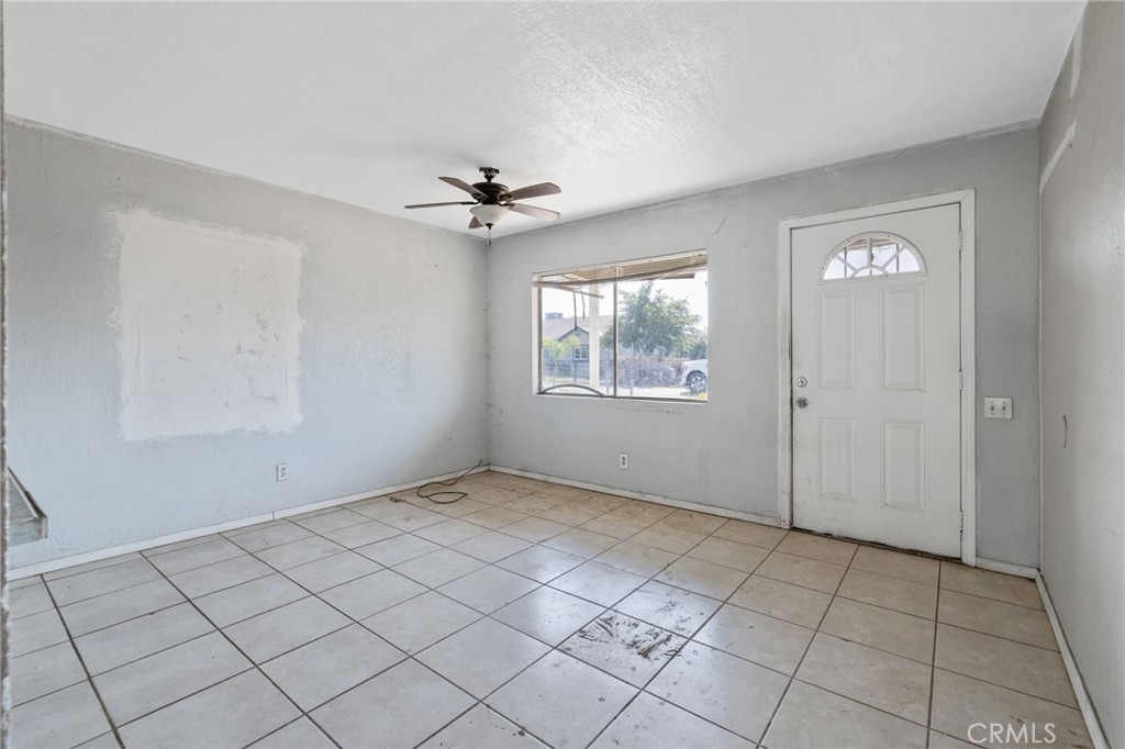 1692 N Beverly Property Photo 4