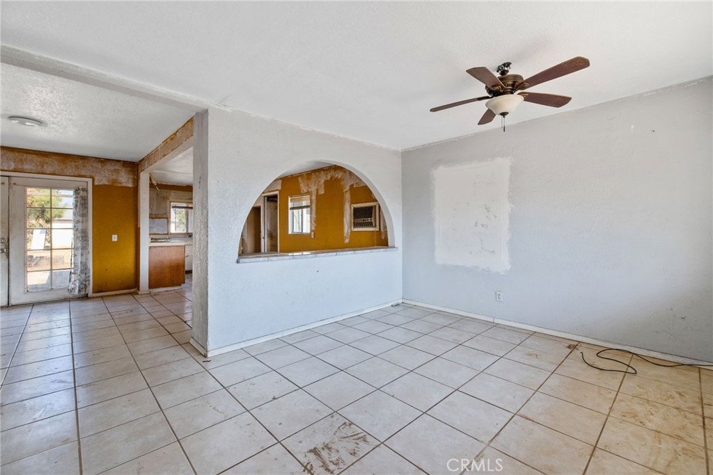 1692 N Beverly Property Photo 5