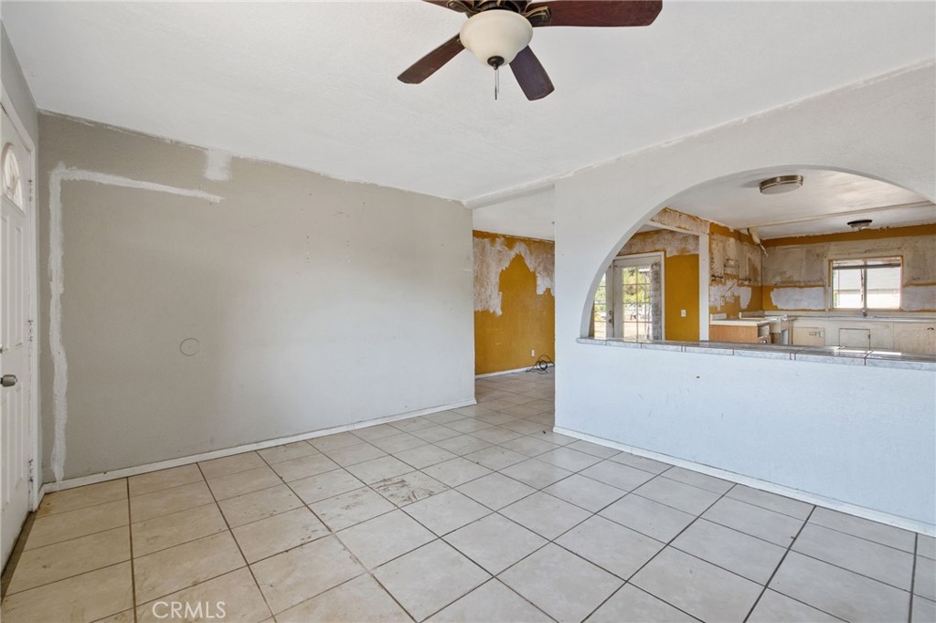 1692 N Beverly Property Photo 6