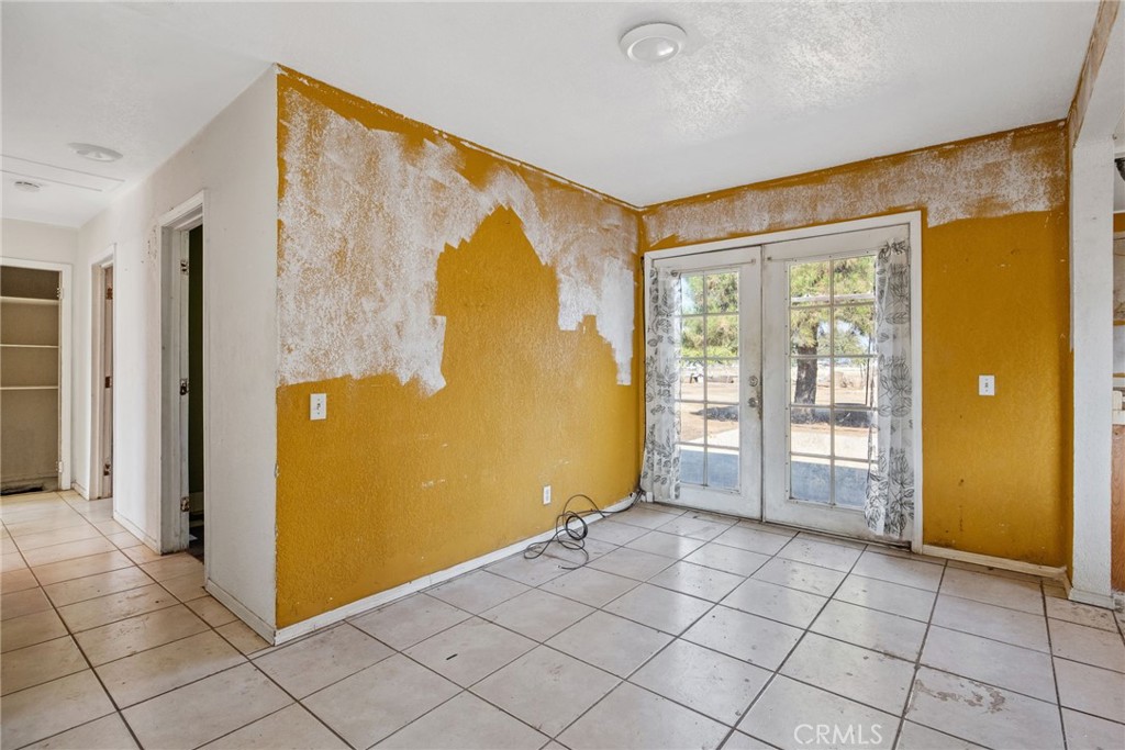 1692 N Beverly Property Photo 7