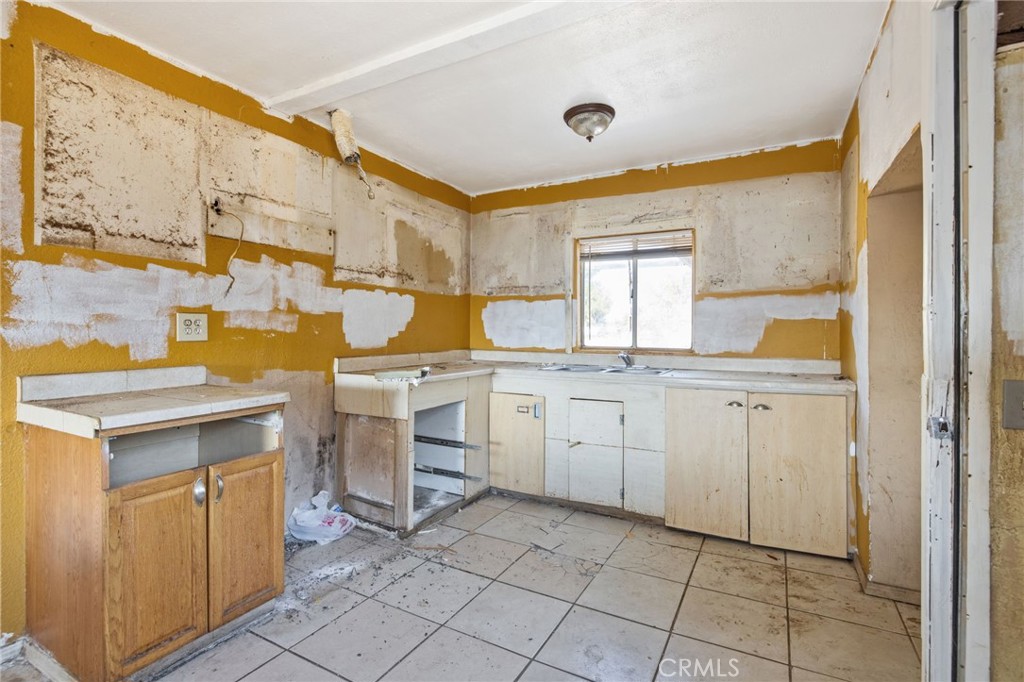 1692 N Beverly Property Photo 14